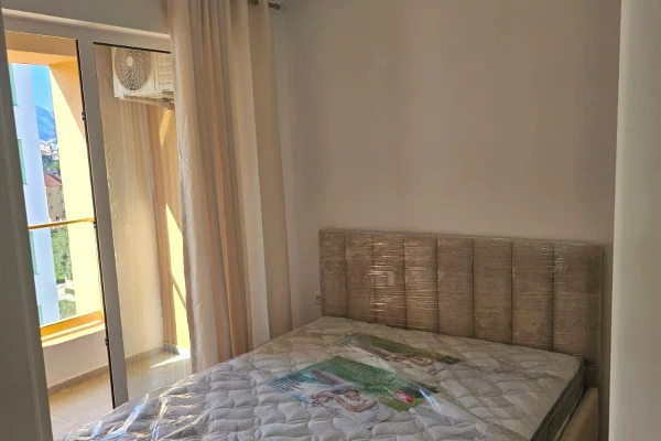 Shtepi ne shitje Apartament ne Tirane, 2+1, Mobilimi Bosh, pa mobiluar, Pagesa 172,800  Euro.