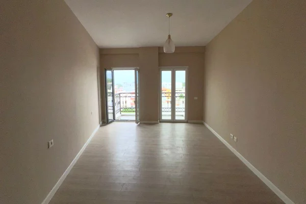 Shtepi ne shitje Apartament ne Tirane, 2+1, Mobilimi Bosh, pa mobiluar, Pagesa 172,800  Euro.