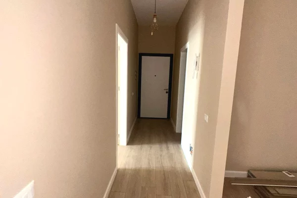 Shtepi ne shitje Apartament ne Tirane, 2+1, Mobilimi Bosh, pa mobiluar, Pagesa 172,800  Euro.