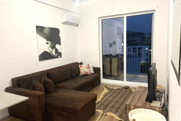 Shtepi me qera Apartament ne Tirane, 1+1, Mobilimi E mobiluar, Pagesa 40,000  Leke.