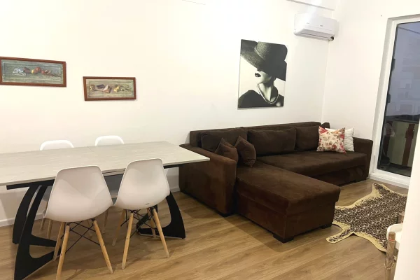 Shtepi me qera Apartament ne Tirane, 1+1, Mobilimi E mobiluar, Pagesa 40,000  Leke.
