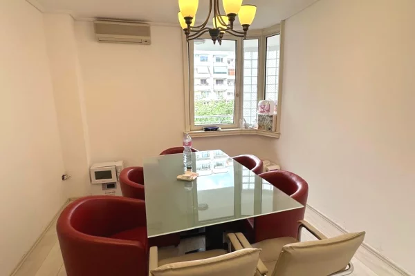  Zyre me Qira – Blloku, Tirane! Location Premium!