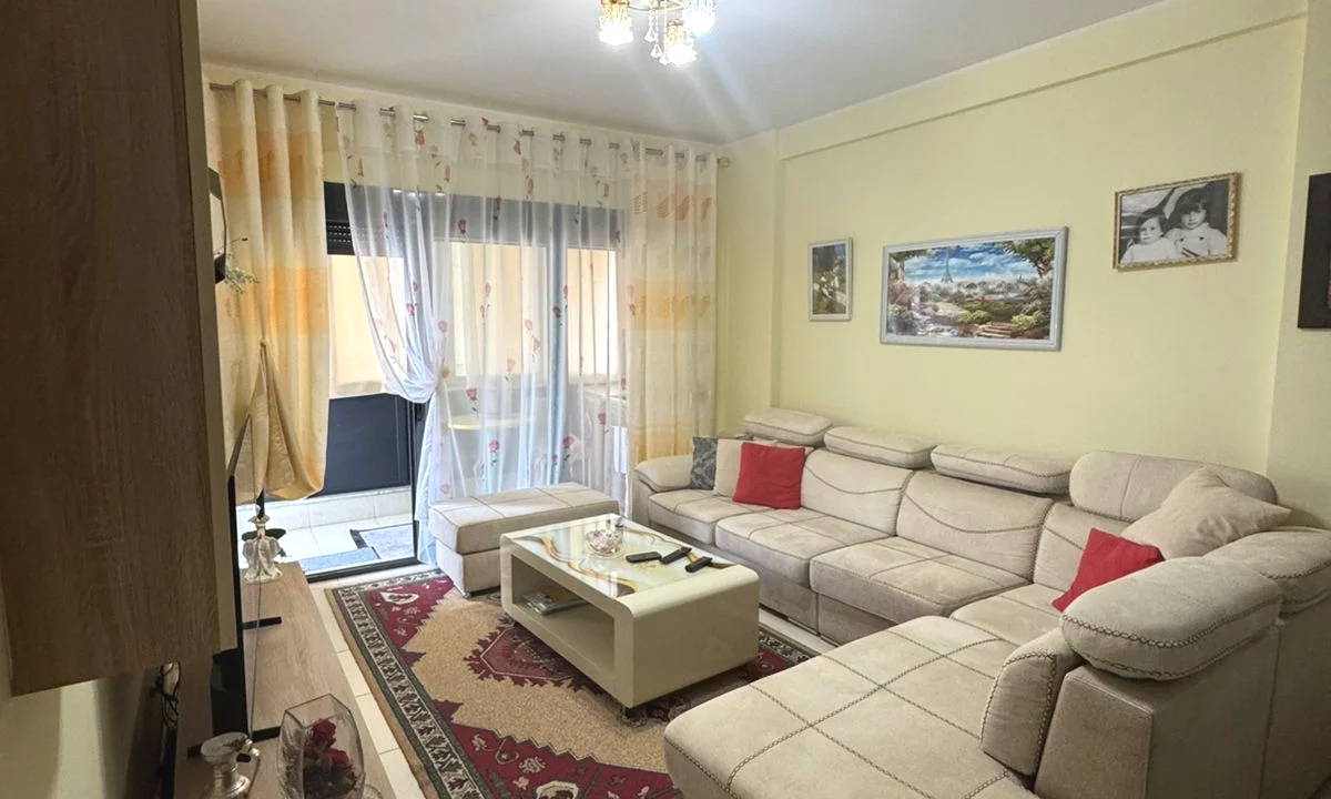 Shtepi me qera Apartament ne Tirane, 2+1, Mobilimi E mobiluar, Pagesa 60,000  Leke.