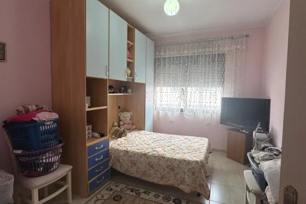 Shtepi me qera Apartament ne Tirane, 2+1, Mobilimi E mobiluar, Pagesa 60,000  Leke.