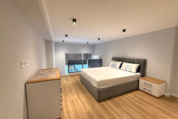 Shtepi me qera Duplex(shtepi me 2 kate) ne Tirane, 1+1, Mobilimi E mobiluar, Pagesa 50,000  Leke.
