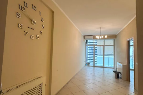 Shtepi ne shitje Apartament ne Tirane, 1+1, Mobilimi Pjeserisht e mobiluar, Pagesa 210,000  Euro.