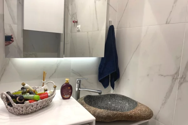 Shtepi ne shitje Apartament ne Durres, 2+1, Mobilimi E mobiluar, Pagesa 249,200  Euro.
