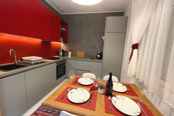 Shtepi ne shitje Apartament ne Durres, 2+1, Mobilimi E mobiluar, Pagesa 249,200  Euro.