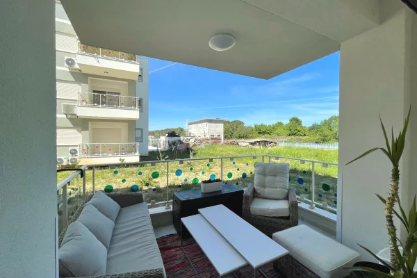 Shtepi ne shitje Apartament ne Durres, 2+1, Mobilimi E mobiluar, Pagesa 249,200  Euro.