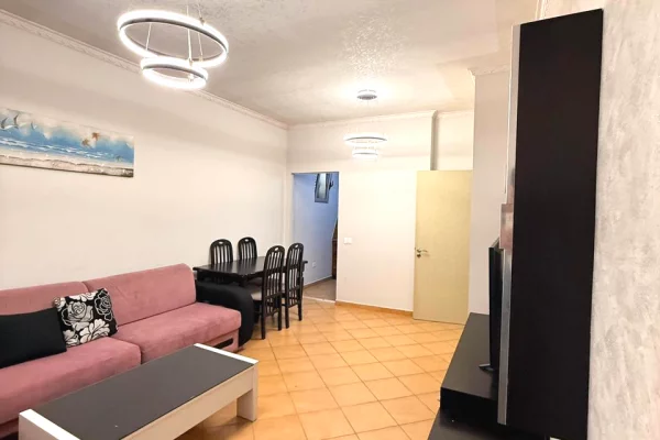 SHITET APARTAMENT 1+1 + ballkon – RRUGA ALI DEMI 🌟 📍 Pranë Tregut të Ri Elektrik, Tiranë!