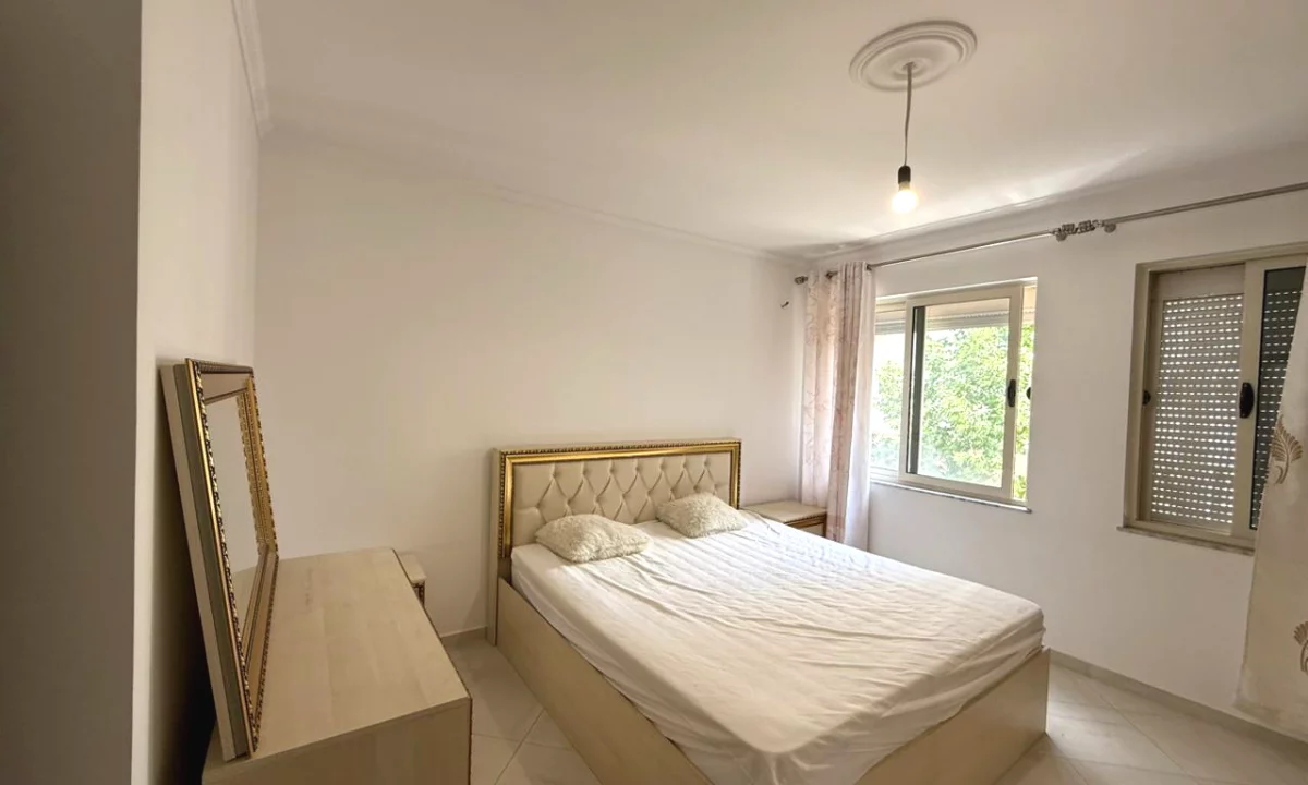 Shtepi me qera Apartament ne Tirane, 2+1, Mobilimi E mobiluar, Pagesa 55,000  Leke.