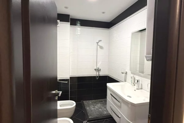 Shtepi me qera Apartament ne Tirane, 2+1, Mobilimi E mobiluar, Pagesa 55,000  Leke.