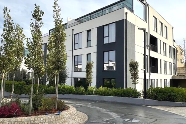 ✨ Apartament Luksoz 3+1+2 shitet + 3 Poste Parkimi në Forest Residence – Liqeni i Thatë ✨