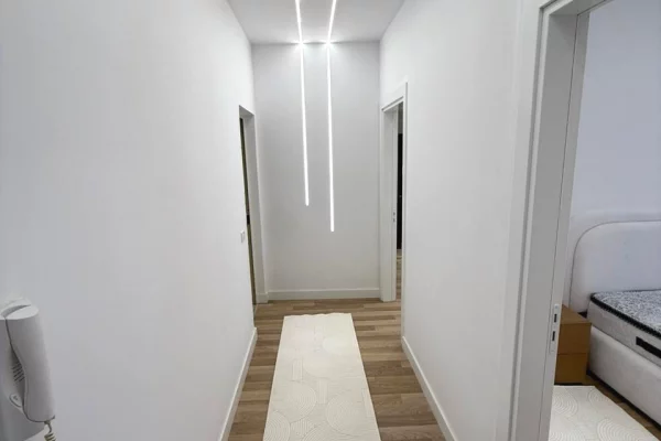 Shtepi ne shitje Apartament ne Tirane, 1+1, Mobilimi E mobiluar, Pagesa 120,000  Euro.