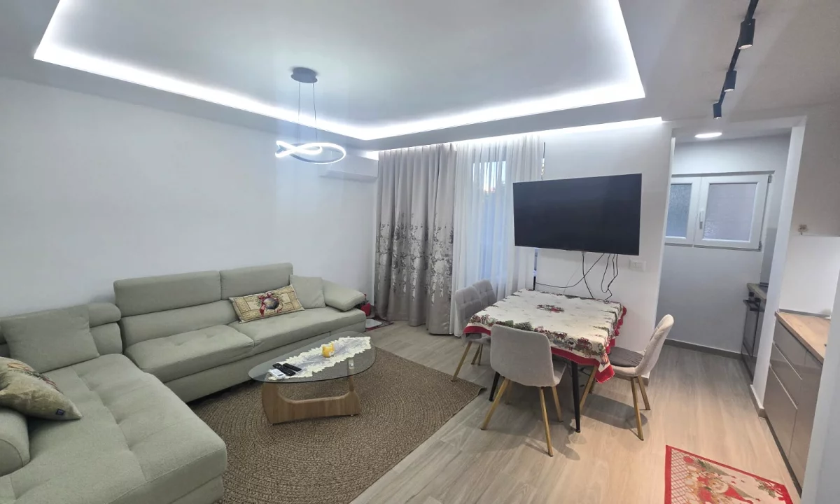 Shtepi ne shitje Apartament ne Tirane, 2+1, Mobilimi E mobiluar, Pagesa 200,000  Euro.
