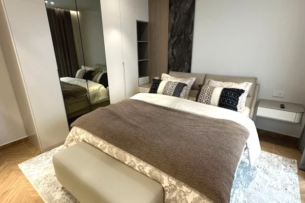 Shtepi me qera Vila Luksoze ne Tirane, 4+1, Mobilimi E mobiluar, Pagesa 2,800  Euro.