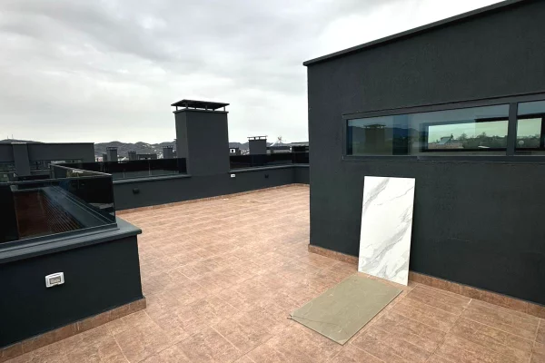 Shtepi me qera Vila Luksoze ne Tirane, 4+1, Mobilimi E mobiluar, Pagesa 2,800  Euro.