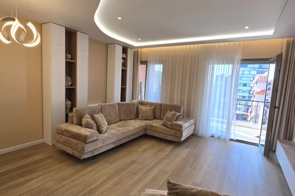 Shtepi me qera Apartament ne Tirane, 2+1, Mobilimi E mobiluar, Pagesa 1,300  Euro.
