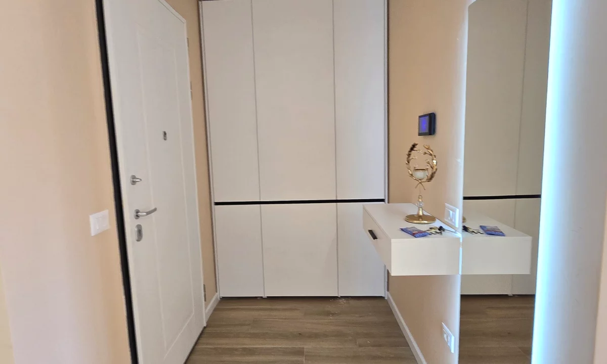 Shtepi me qera Apartament ne Tirane, 2+1, Mobilimi E mobiluar, Pagesa 1,300  Euro.