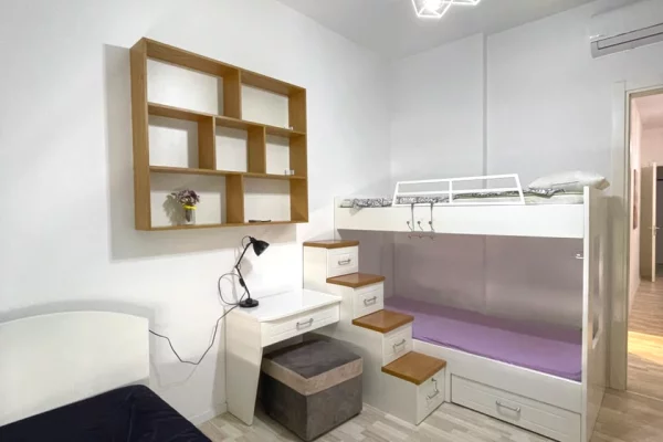 Shtepi me qera Apartament ne Tirane, 2+1, Mobilimi E mobiluar, Pagesa 120,000  Leke.