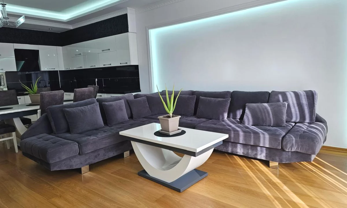 Shtepi me qera Apartament ne Tirane, 2+1, Mobilimi E mobiluar, Pagesa 90,000  Leke.