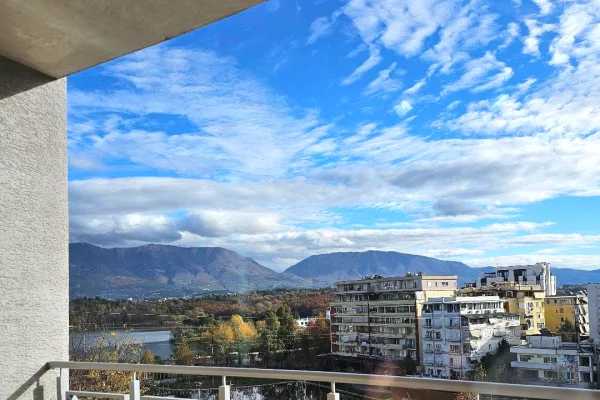 Shtepi me qera Apartament ne Tirane, 2+1, Mobilimi E mobiluar, Pagesa 90,000  Leke.