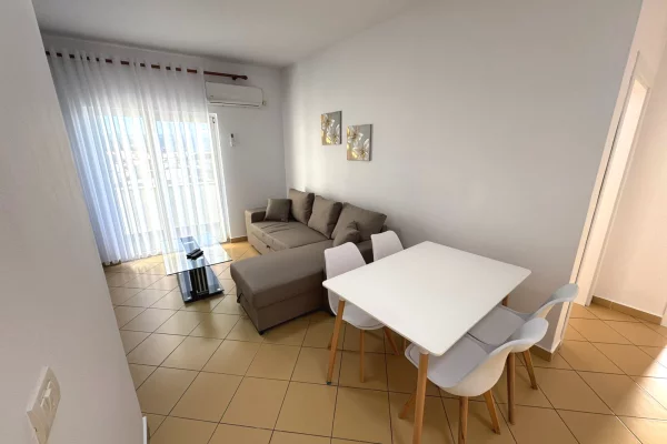 Shtepi ne shitje Apartament ne Lezhe, 1+1, Mobilimi Bosh, pa mobiluar, Pagesa 100,000  Euro.