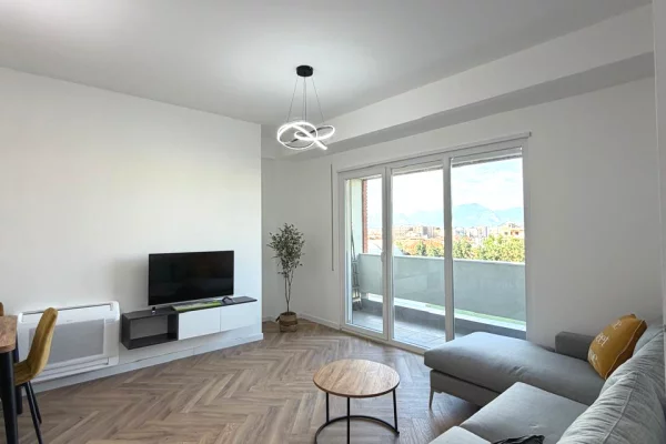 Shtepi me qera 1+1 ne Tirane - 60,000 Leke