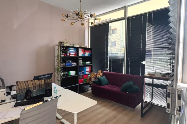 🏢✨ Jepet me Qira Ambient Zyre – Rruga Sali Butka, Tirane ✨🏢