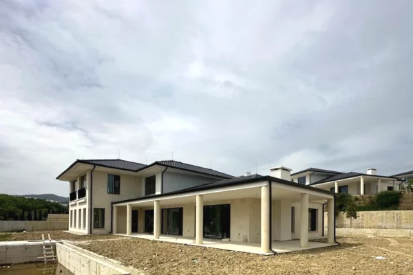 Shtepi ne shitje 6+1 ne Tirane - 2,500,000 Euro