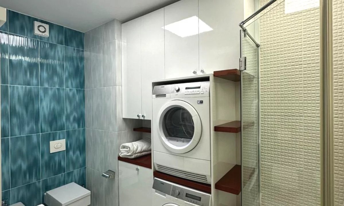 Shtepi ne shitje Apartament ne Tirane, 2+1, Mobilimi E mobiluar, Pagesa 150,000  Leke.
