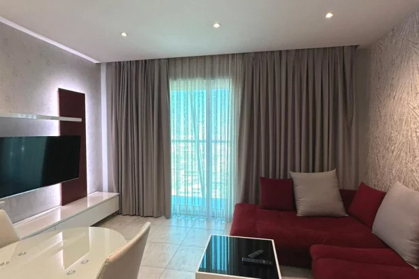 Shtepi ne shitje Apartament ne Tirane, 2+1, Mobilimi E mobiluar, Pagesa 150,000  Leke.