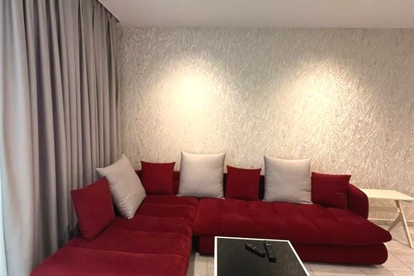 Shtepi ne shitje Apartament ne Tirane, 2+1, Mobilimi E mobiluar, Pagesa 150,000  Leke.