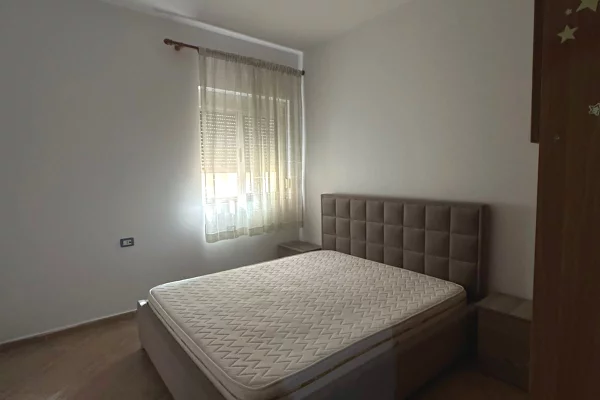 Shtepi me qera 1+1 ne Tirane - 300 Euro
