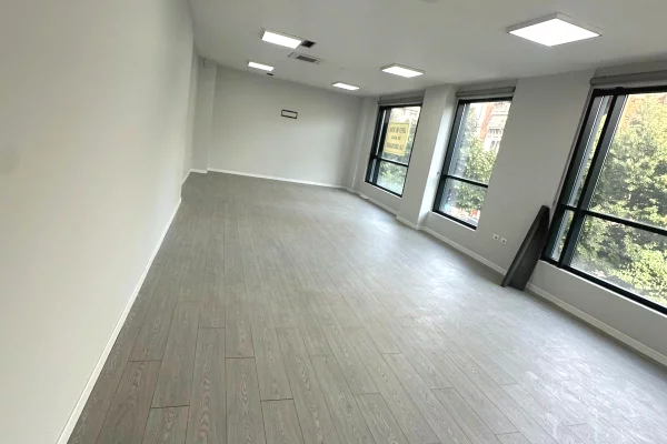 🏢✨ Ambient Biznesi Premium me Qira – Rruga Hoxha Tahsim, Tirane ✨🏢