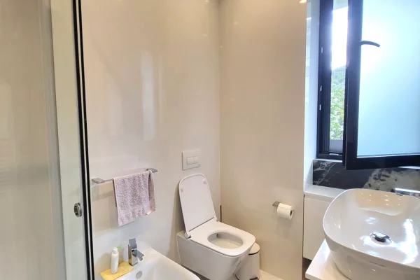Shtepi ne shitje Vila Luksoze ne Tirane, 4+1, Mobilimi E mobiluar, Pagesa 700,000  Euro.