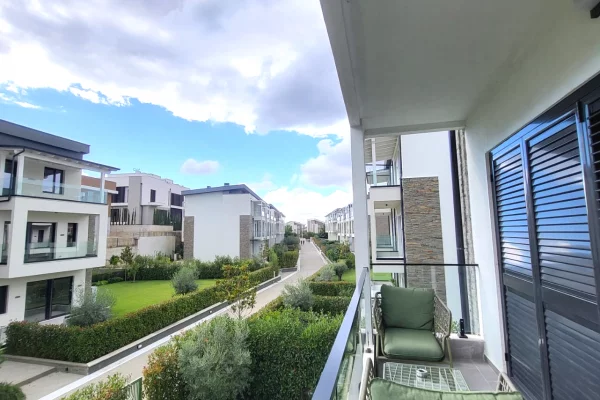 Shtepi ne shitje Vila Luksoze ne Tirane, 4+1, Mobilimi E mobiluar, Pagesa 700,000  Euro.