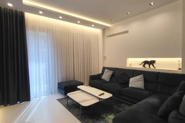 Shtepi ne shitje Vila Luksoze ne Tirane, 4+1, Mobilimi E mobiluar, Pagesa 700,000  Euro.