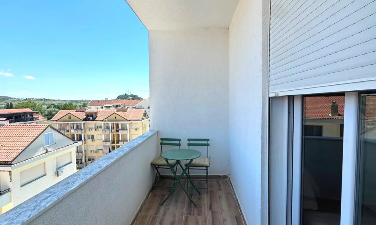 Shtepi ne shitje Apartament ne Durres, 1+1, Mobilimi E mobiluar, Pagesa 135,200  Euro.