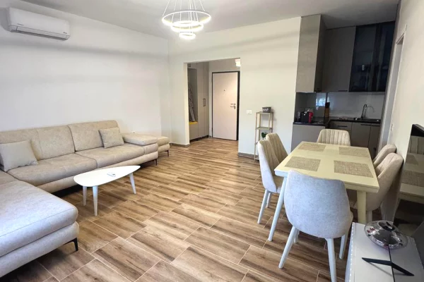 Shtepi ne shitje Apartament ne Durres, 1+1, Mobilimi E mobiluar, Pagesa 135,200  Euro.