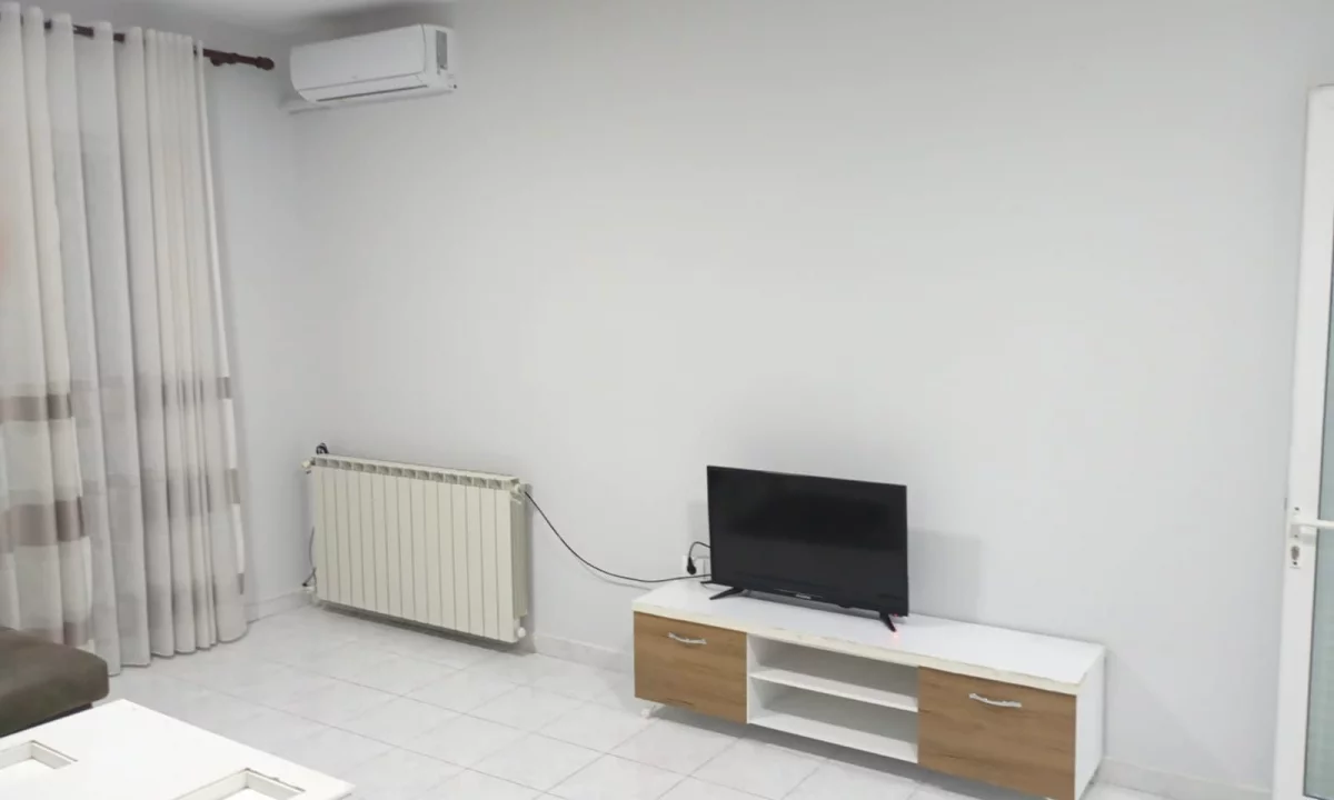 Shtepi me qera Apartament ne Tirane, 2+1, Mobilimi E mobiluar, Pagesa 700  Euro.