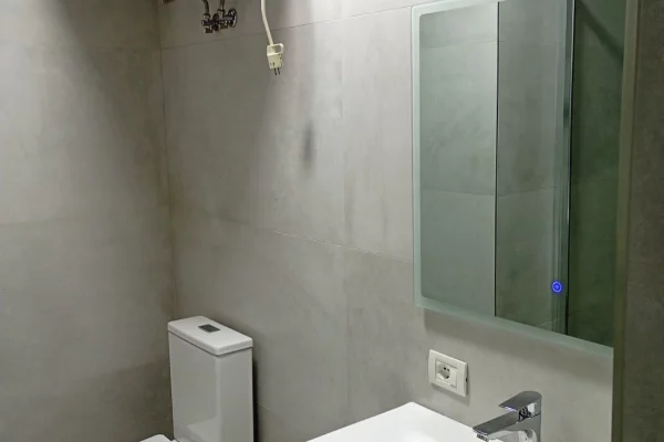 Shtepi me qera Apartament ne Tirane, 2+1, Mobilimi E mobiluar, Pagesa 700  Euro.