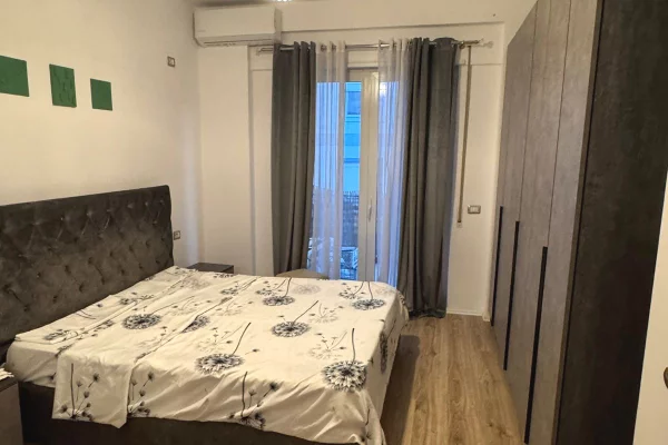 Shtepi me qera Apartament ne Tirane, 1+1, Mobilimi E mobiluar, Pagesa 60,000  Leke.