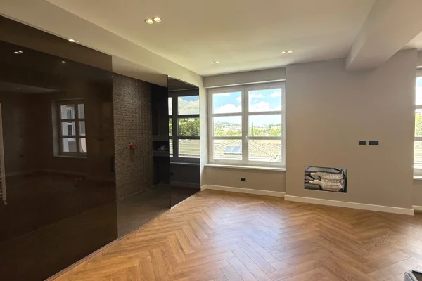Shtepi me qera 4+1 ne Tirane - 6,000 Euro