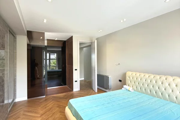 Shtepi me qera Vila Luksoze ne Tirane, 4+1, Mobilimi Pjeserisht e mobiluar, Pagesa 6,000  Euro.