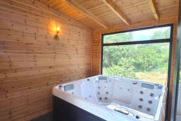 Shtepi me qera 1+1 ne Tirane - 1,200 Euro