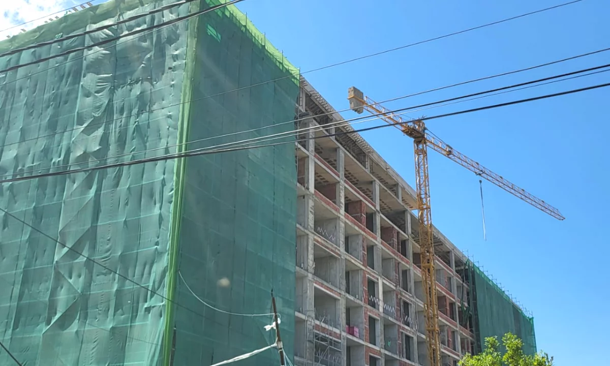 Shtepi ne shitje Apartament ne Tirane, 2+1, Mobilimi Bosh, pa mobiluar, Pagesa 180,000  Euro.