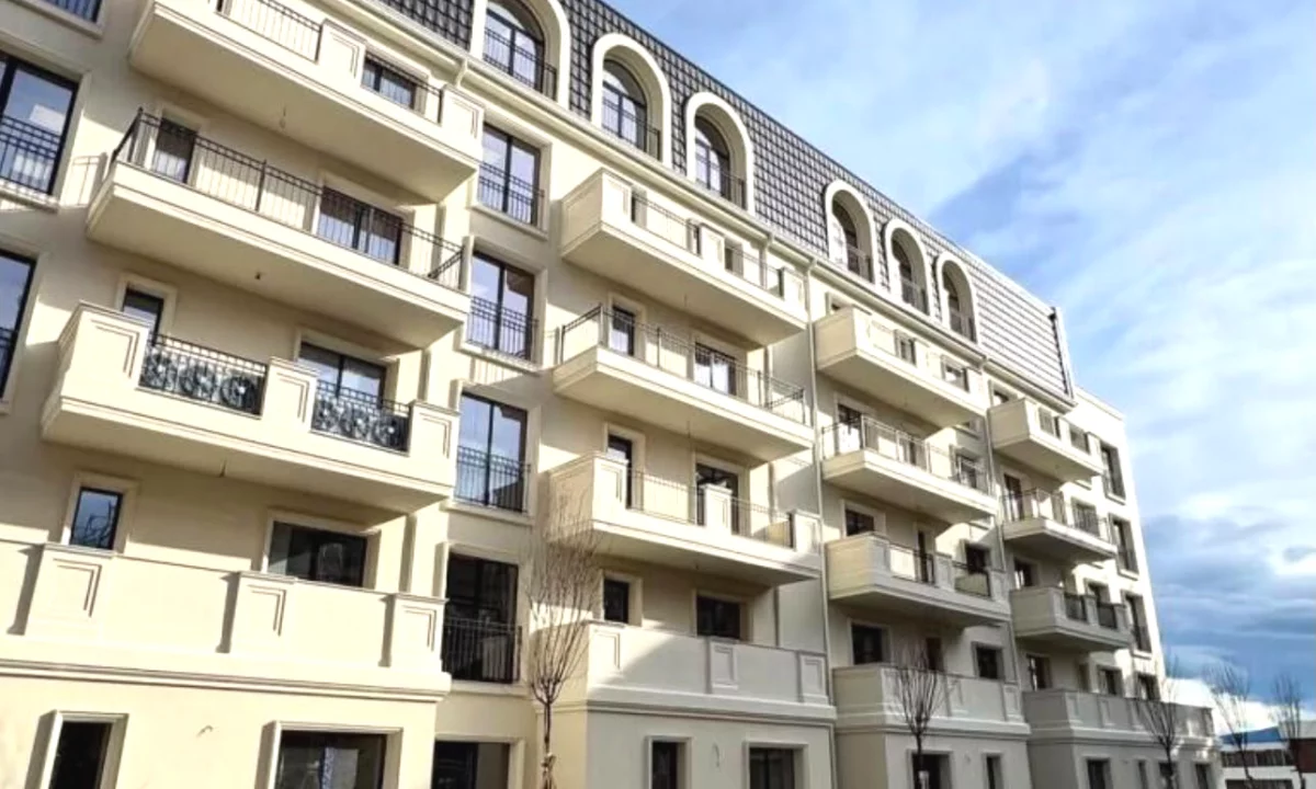 Shtepi ne shitje Apartament ne Tirane, 1+1, Mobilimi Bosh, pa mobiluar, Pagesa 112,030  Euro.