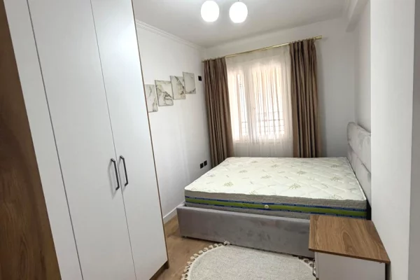 Shtepi ne shitje Apartament ne Tirane, 1+1, Mobilimi E mobiluar, Pagesa 11,800,000  Leke.