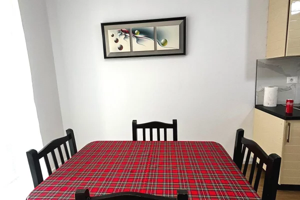 Shtepi me qera 2+1 ne Tirane - 50,000 Leke